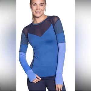MAAGI Assemble Sapphire Long Sleeved Layer Sz M